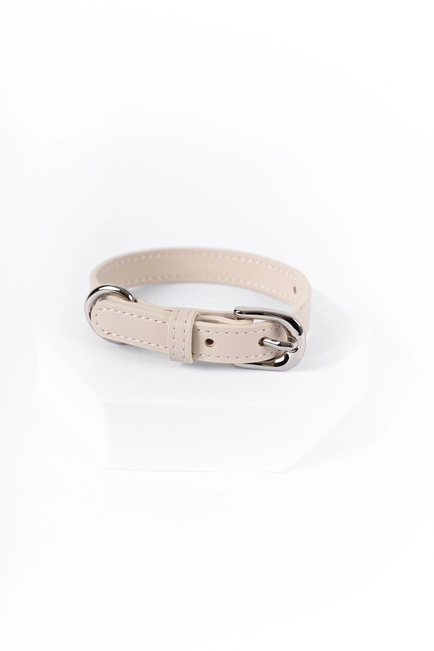 The Cream Collar Maison Munch