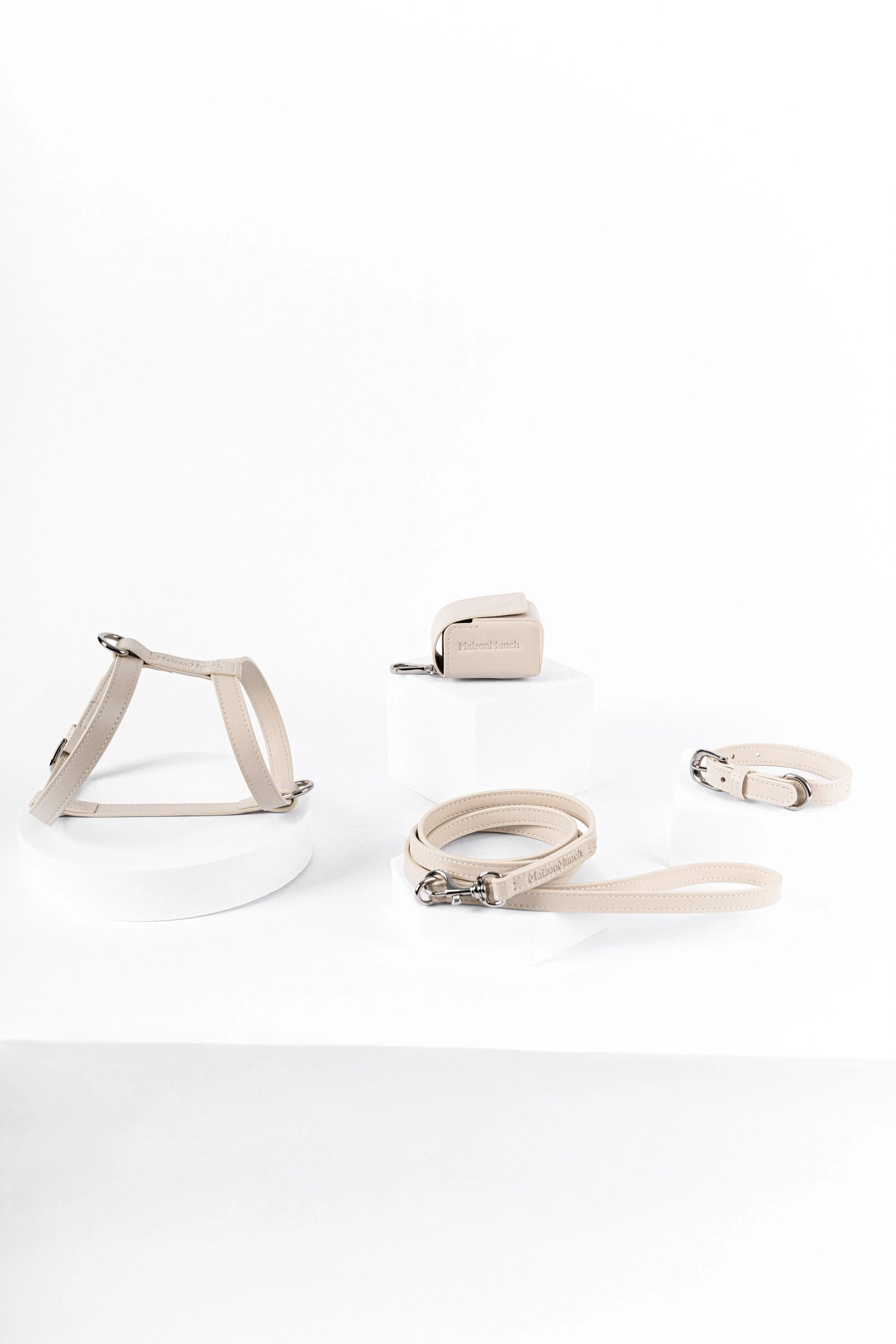 The Cream Walking Set — Harness Maison Munch